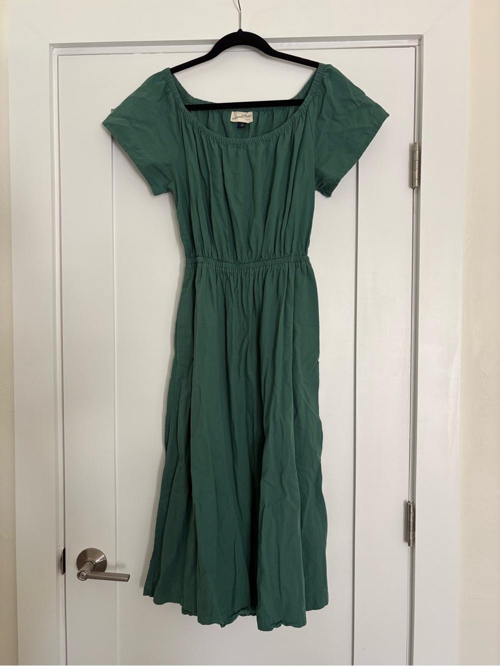 Universal Thread Green Short Sleeve Cut-Out Midi Dress Size M
